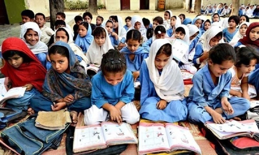 Pakistani schools continue classes for five days, not universities: HEC