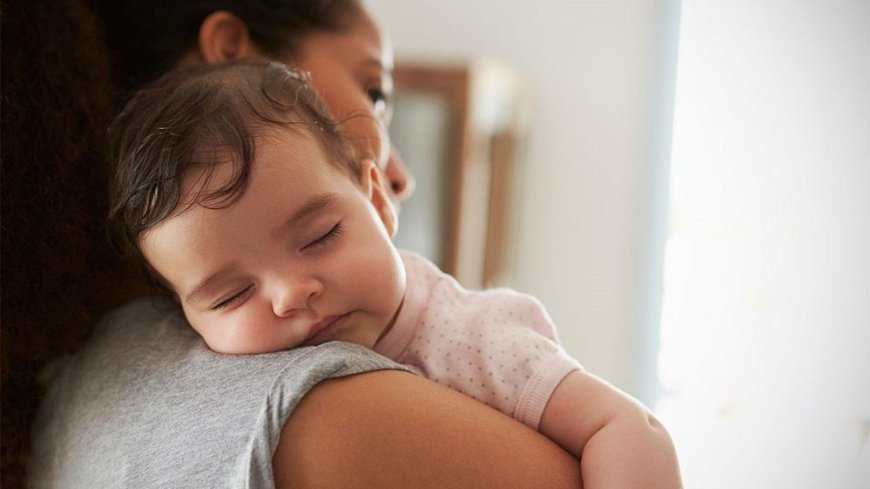 Sleepy mornings? See how to wake your baby