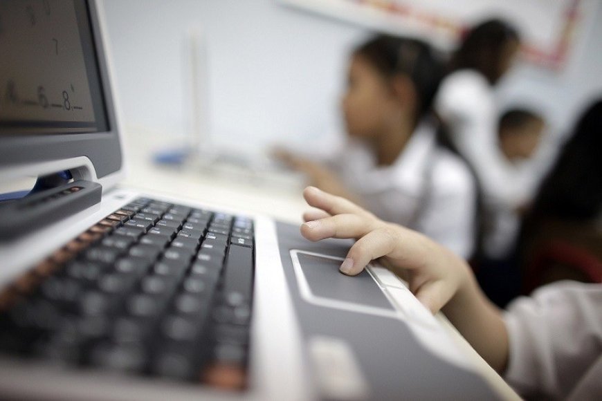 Children how are on the Internet: How to keep them safe